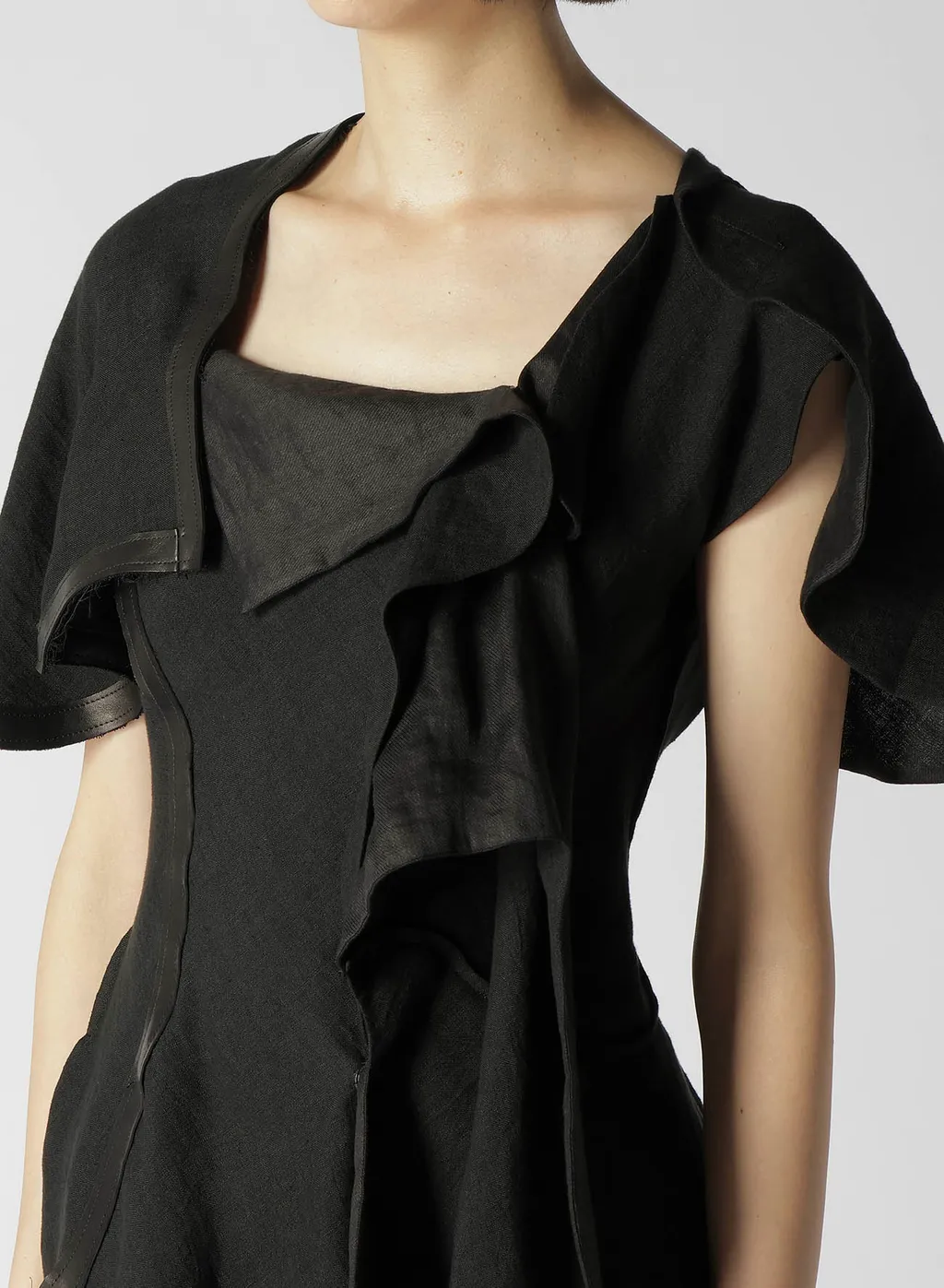 Untwisting Linen Cc Bias Curved Cut Jacket