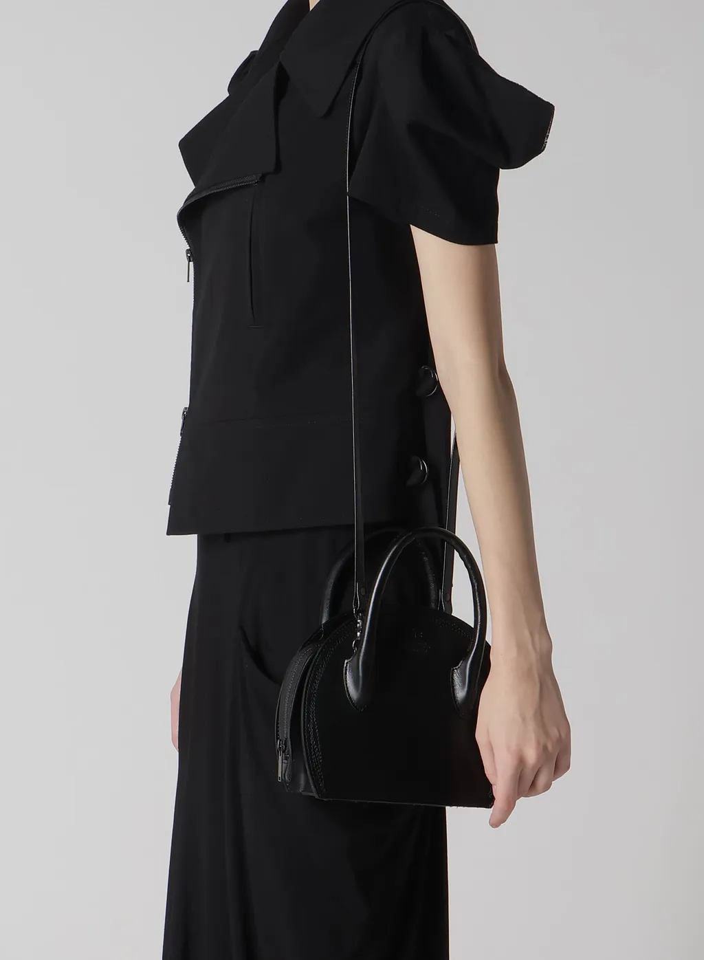 Semi-Gloss Leather Chopped Round Bag
