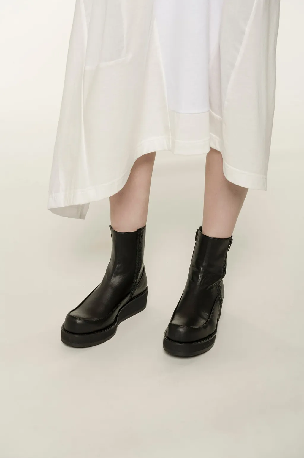 Soomth Leather Platform Zip Up Boots