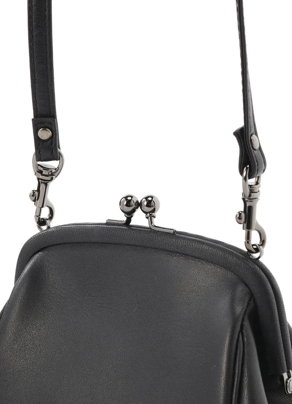 Clasp Shoulder