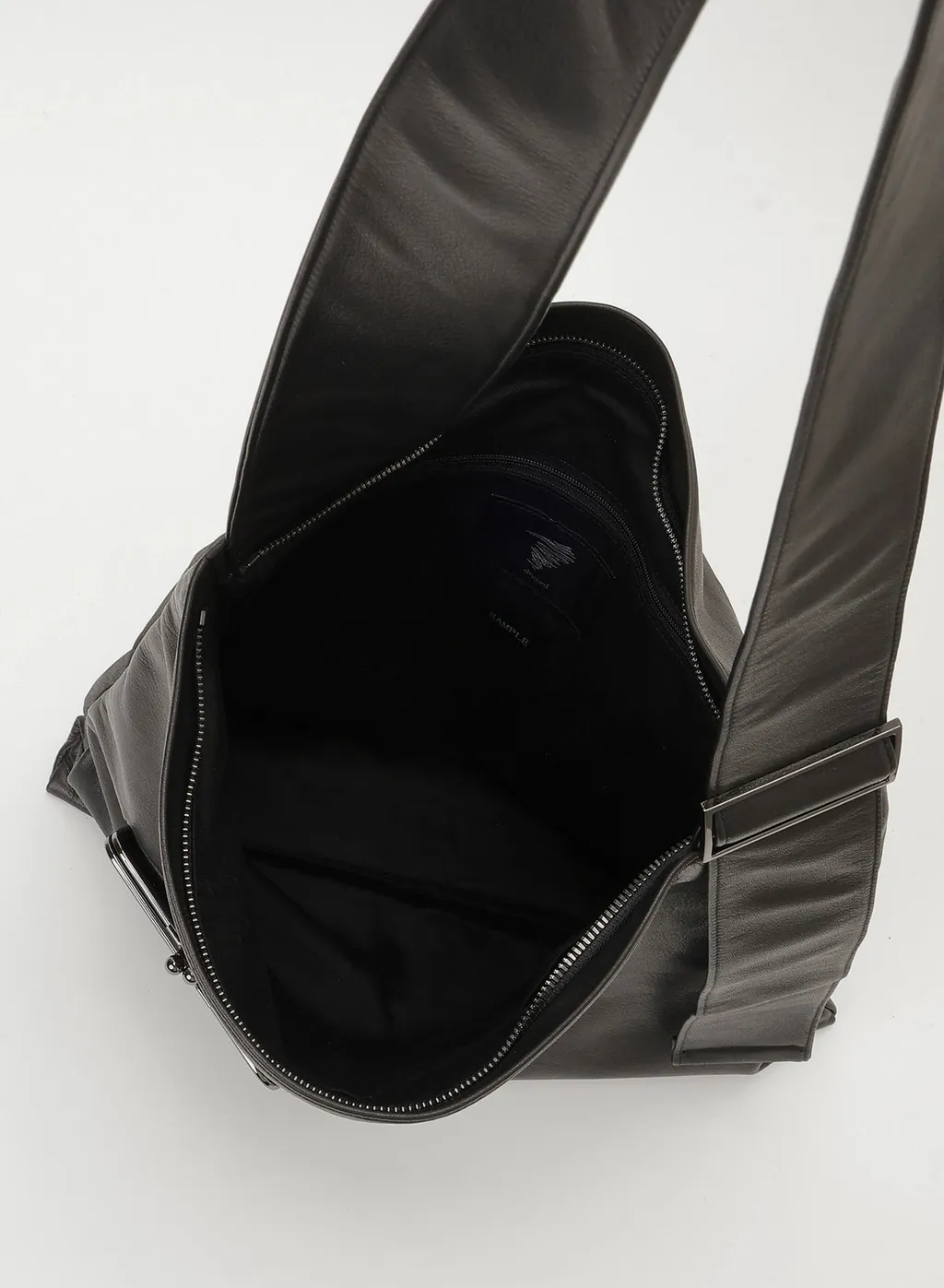 Clasp Shoulder