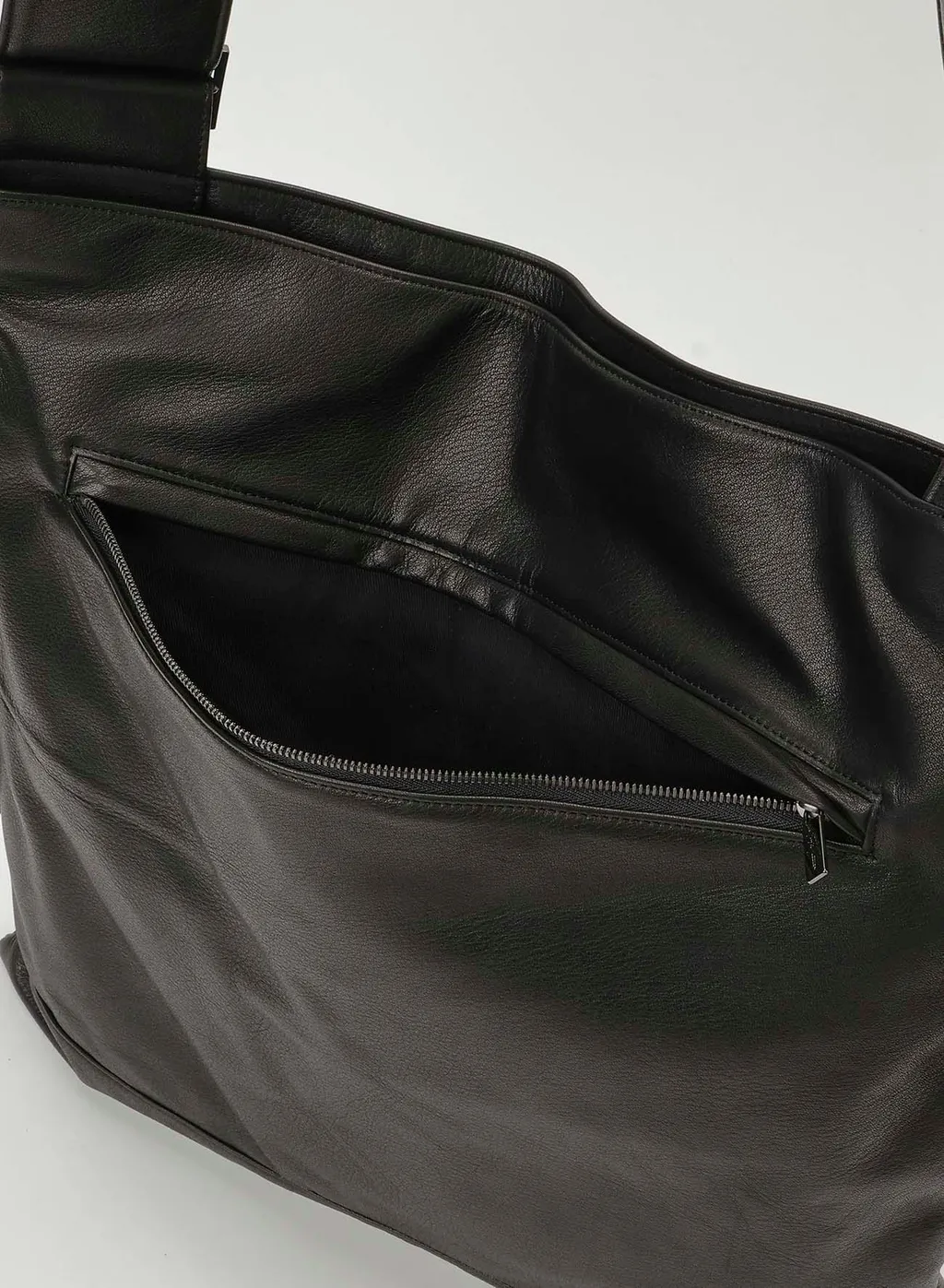 Clasp Shoulder