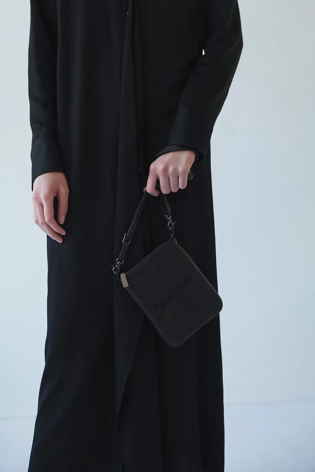 Signature Pouch Sacoche