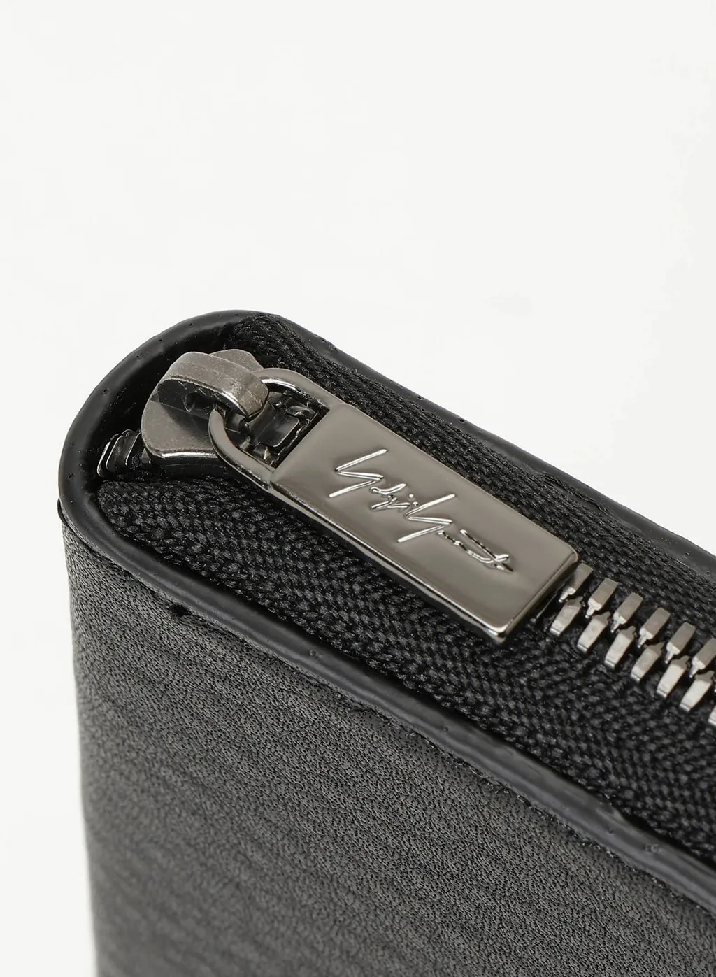 Round Card Case
