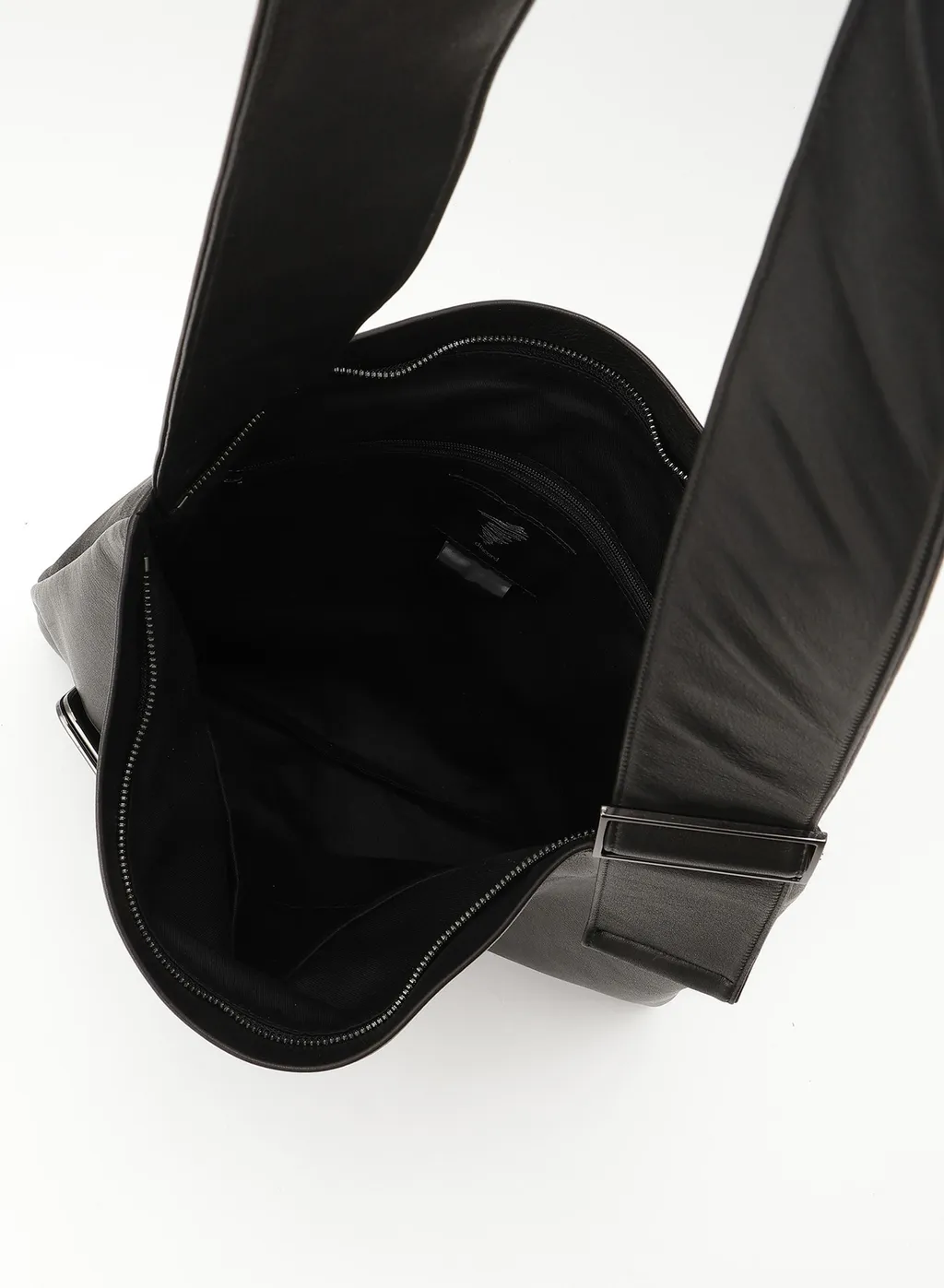 Clasp Shoulder