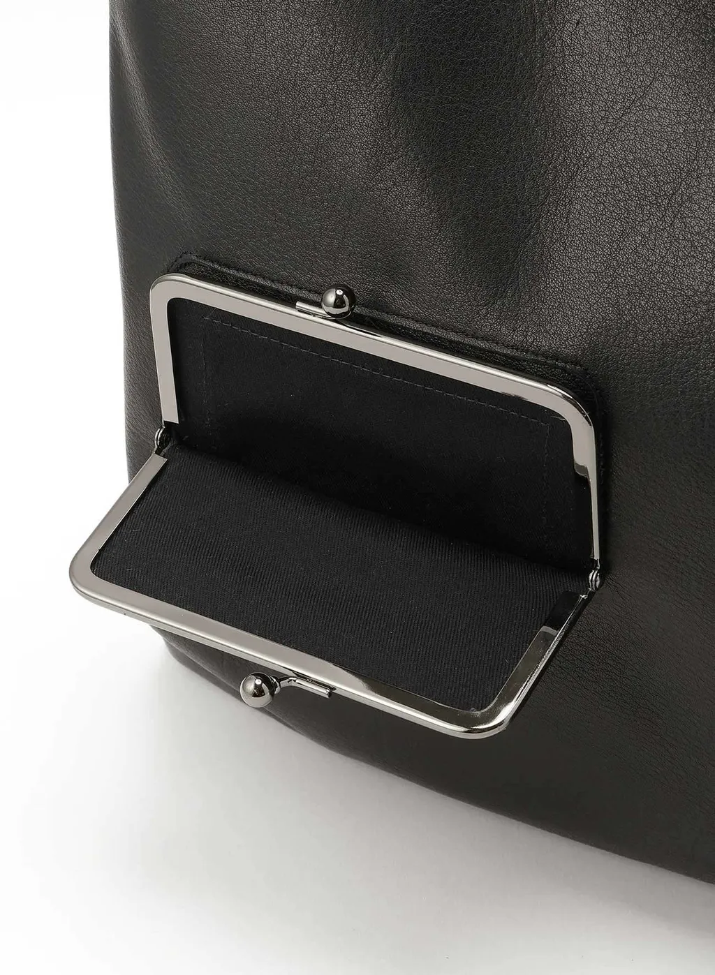 Clasp Shoulder