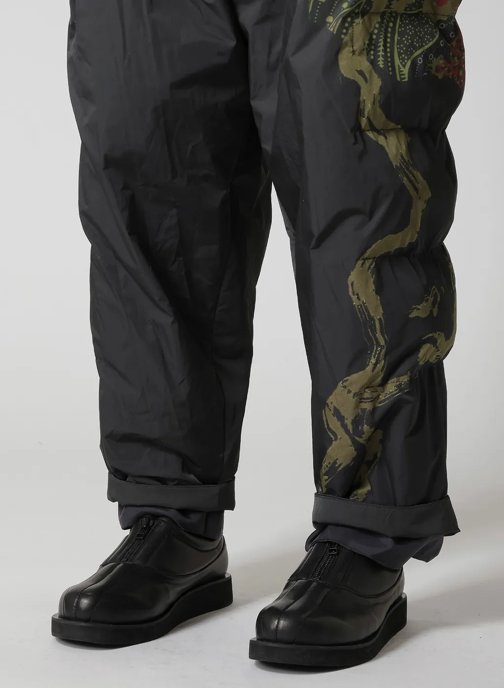Knee Tab Padded Printed Pants