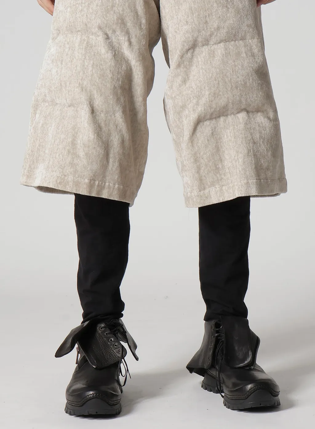 Raw Linen Velvet Padded Short Pants