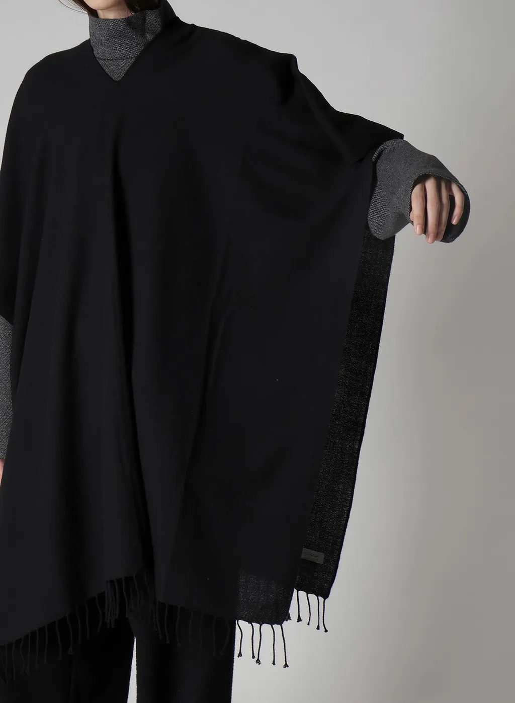 2/48W Twill Weave 2 Way Poncho Scarf