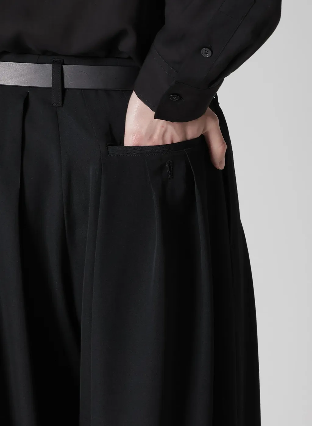Wool Gabardine Thin Balloon Pants