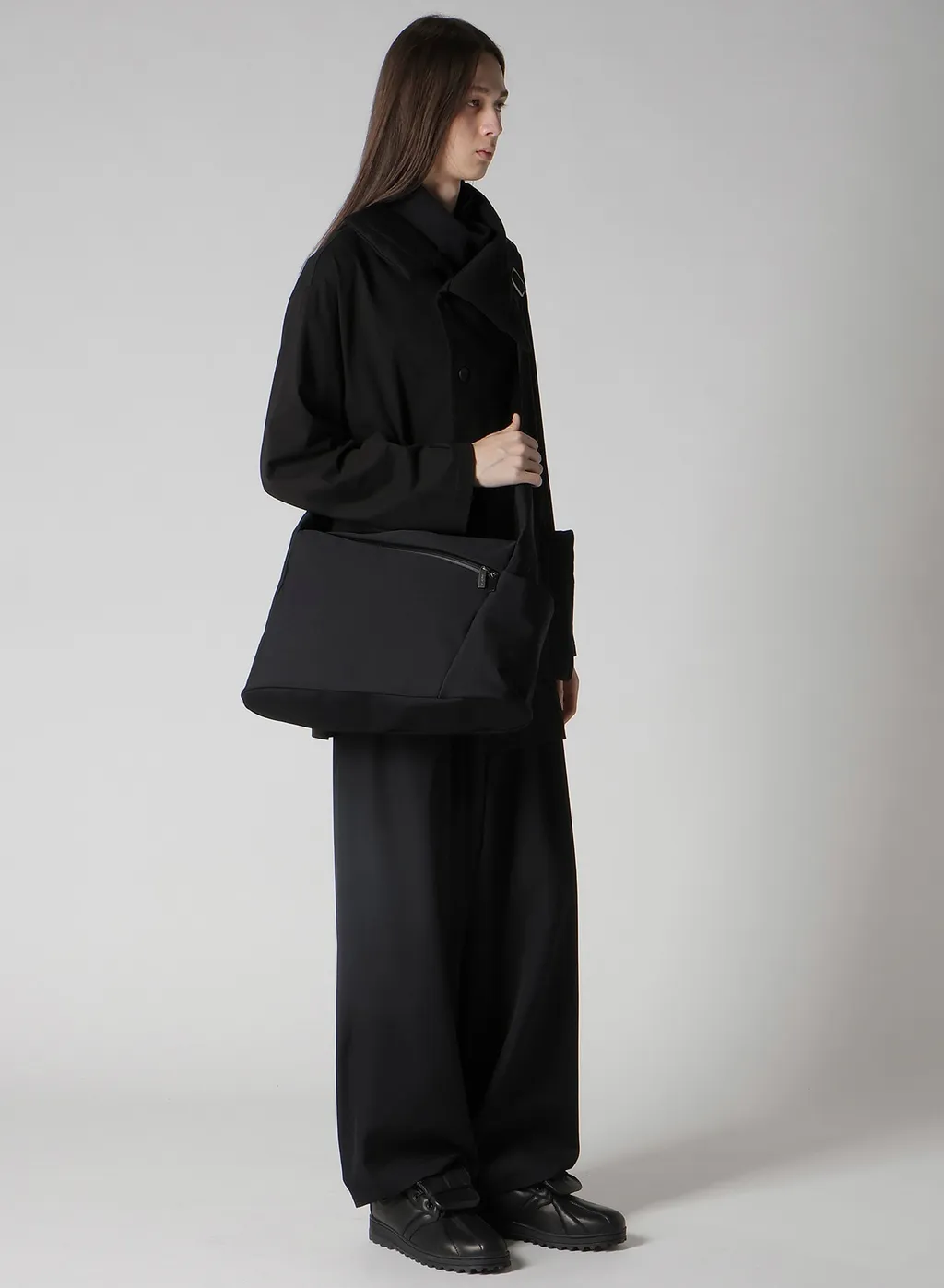 Wool Gabardine/Ny Oblique Zipper Shoulder Bag