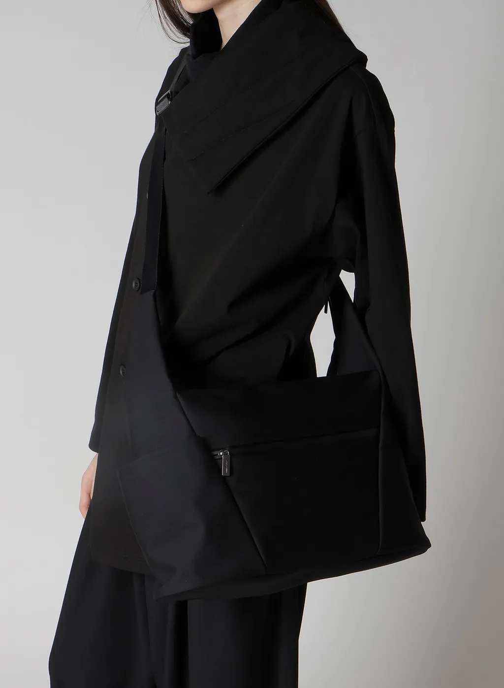 Wool Gabardine/Ny Oblique Zipper Shoulder Bag