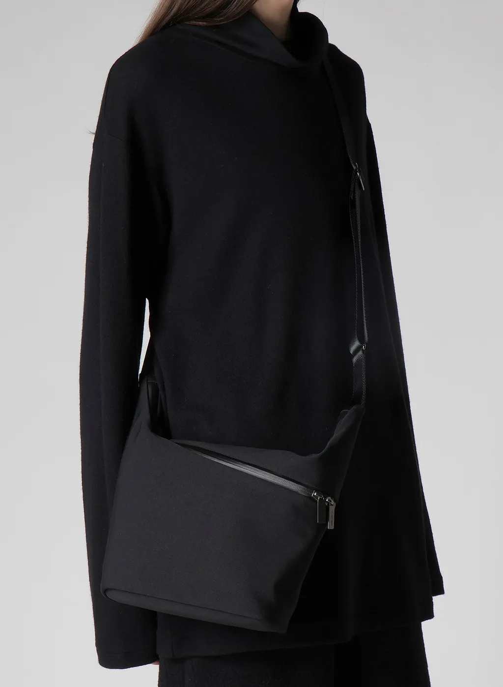 Wool Gabardine/Ny Oblique Zipper Sacoche