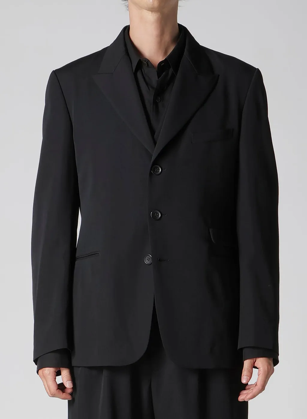 Wool Gabardine Peacked Lapel 2-Button Jacket
