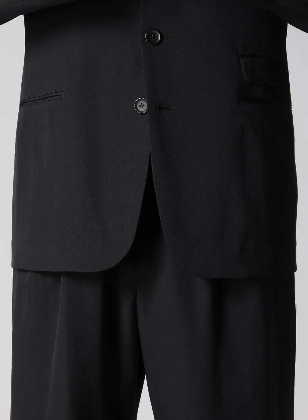 Wool Gabardine Peacked Lapel 2-Button Jacket