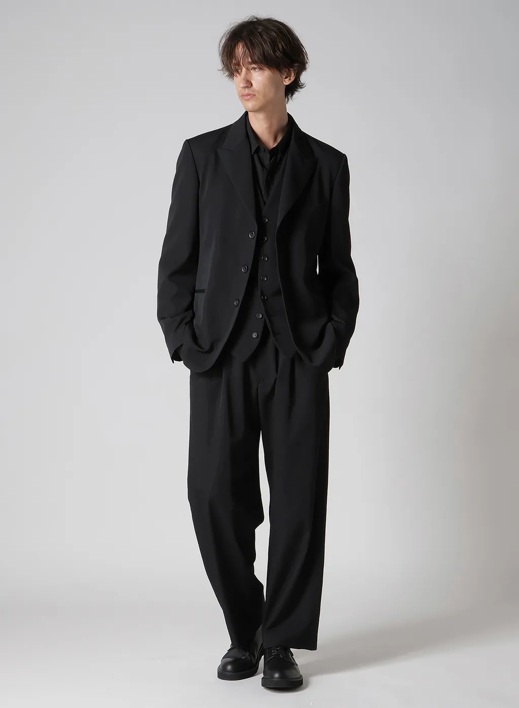 Wool Gabardine Peacked Lapel 2-Button Jacket