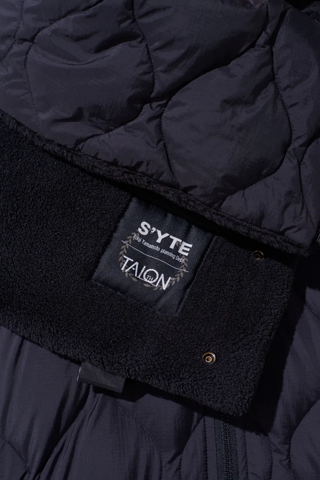 S'yte X Taion Reversible Quilted Down Scarf With Black Fleece Lining