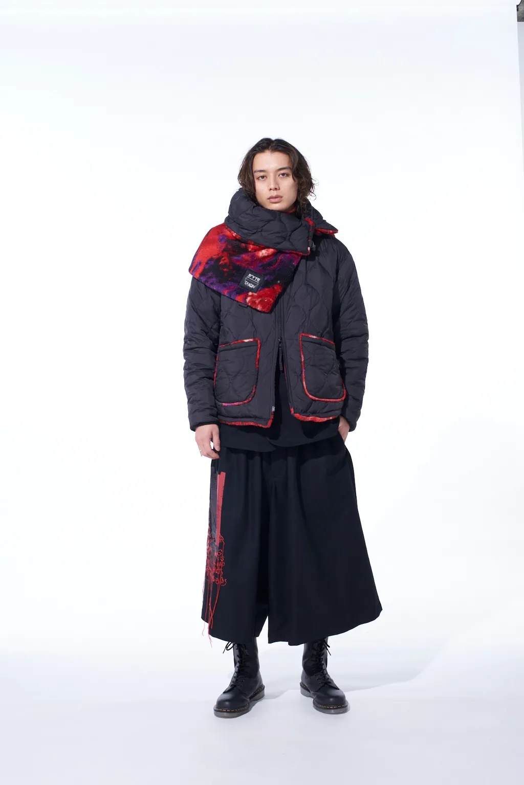S'yte X Taion Reversible Quilted Down Scarf With Red Printed Fleece Lining