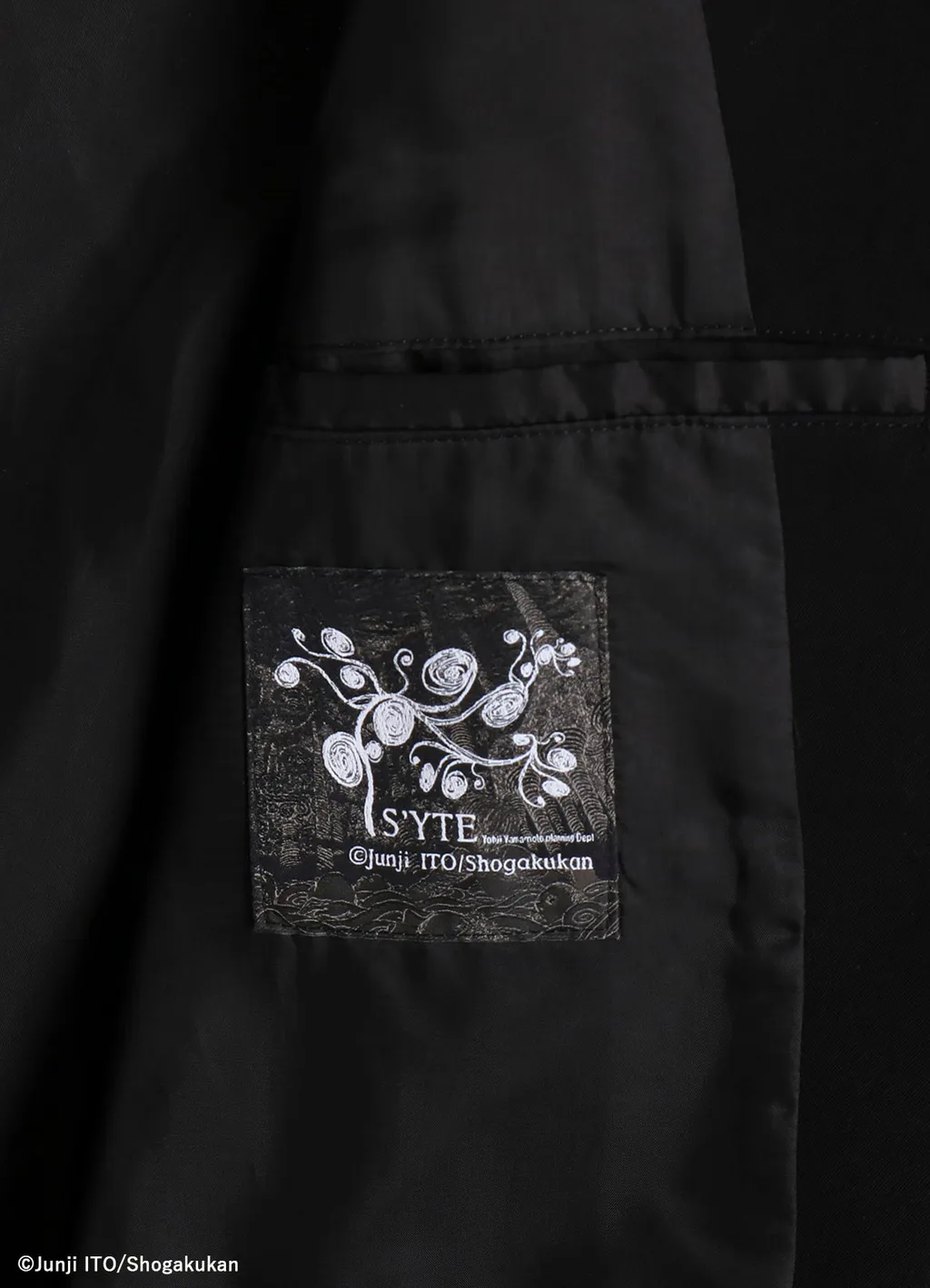 S'yte × Junji Ito -Uzumaki- Azami Wearing Yohji Yamamoto Printed Jacket
