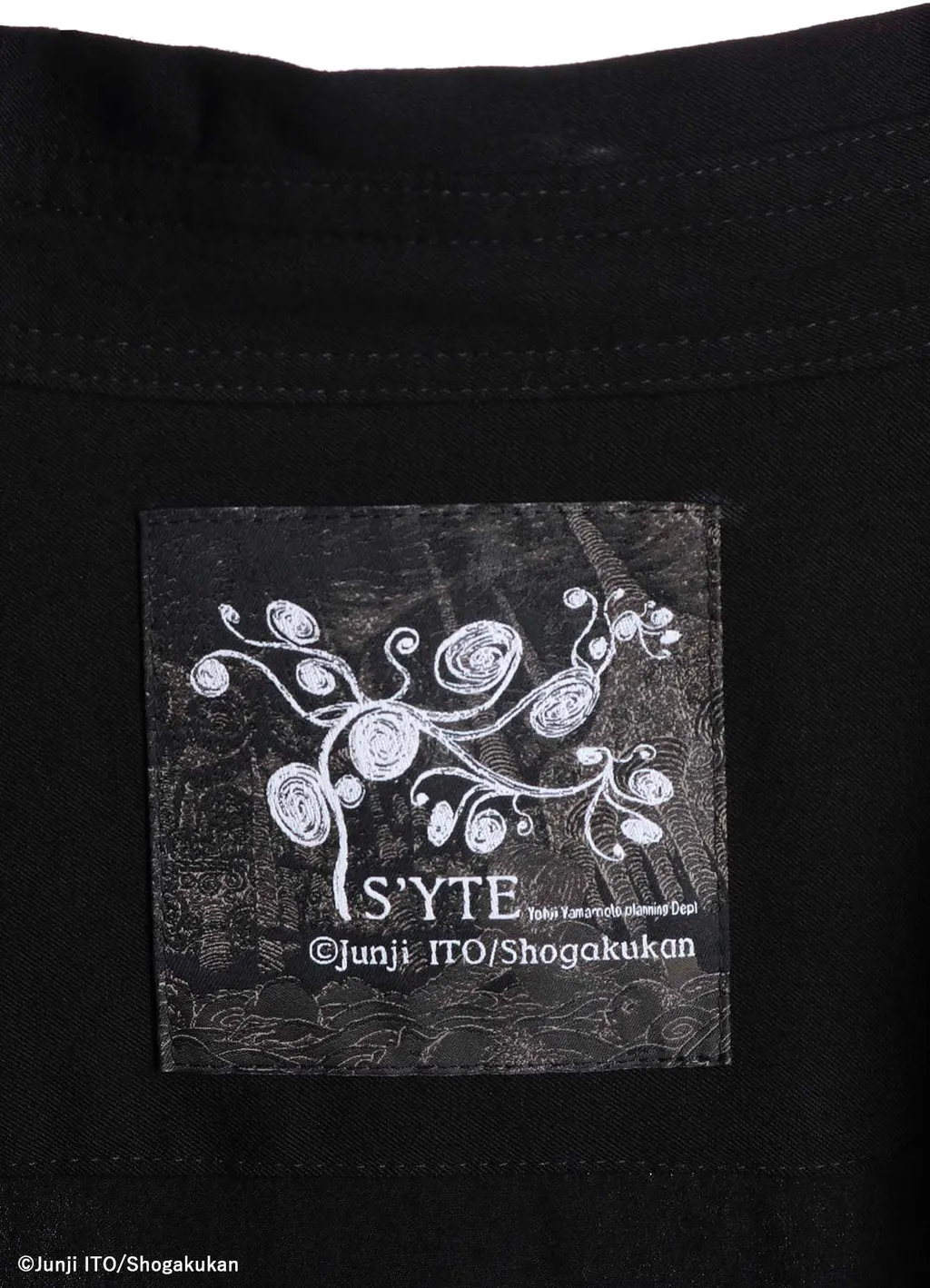S'yte × Junji Ito -Uzumaki- Printed Patch Omnibus Long Shirt