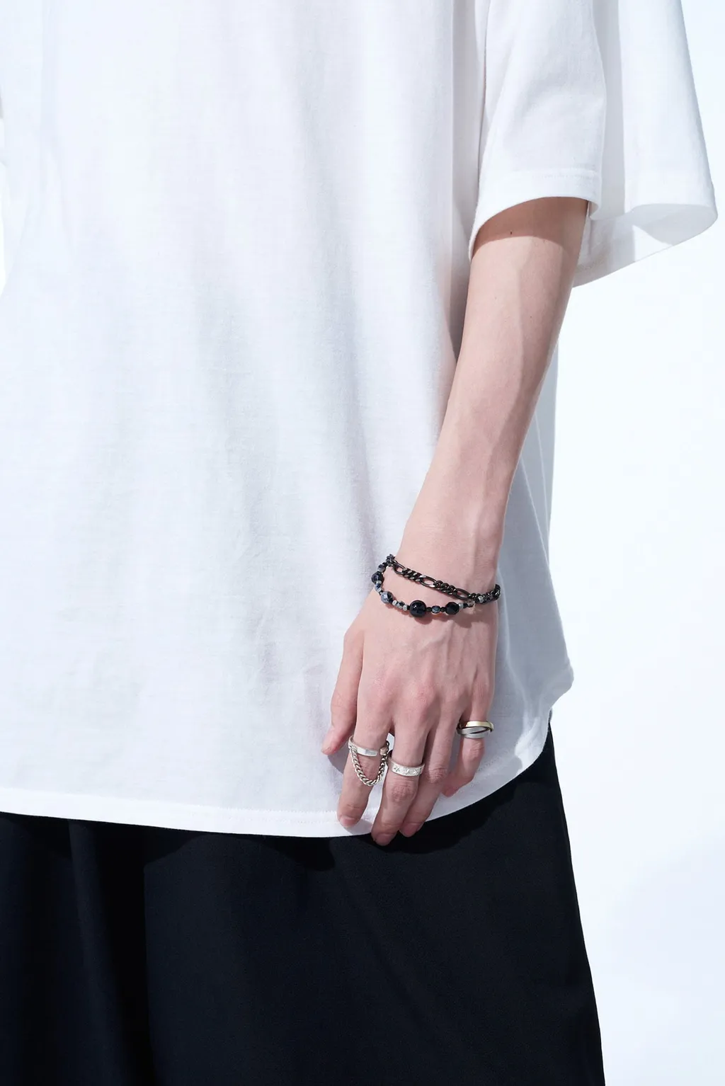 Black Onyx + Glass Beads Brass Bracelet