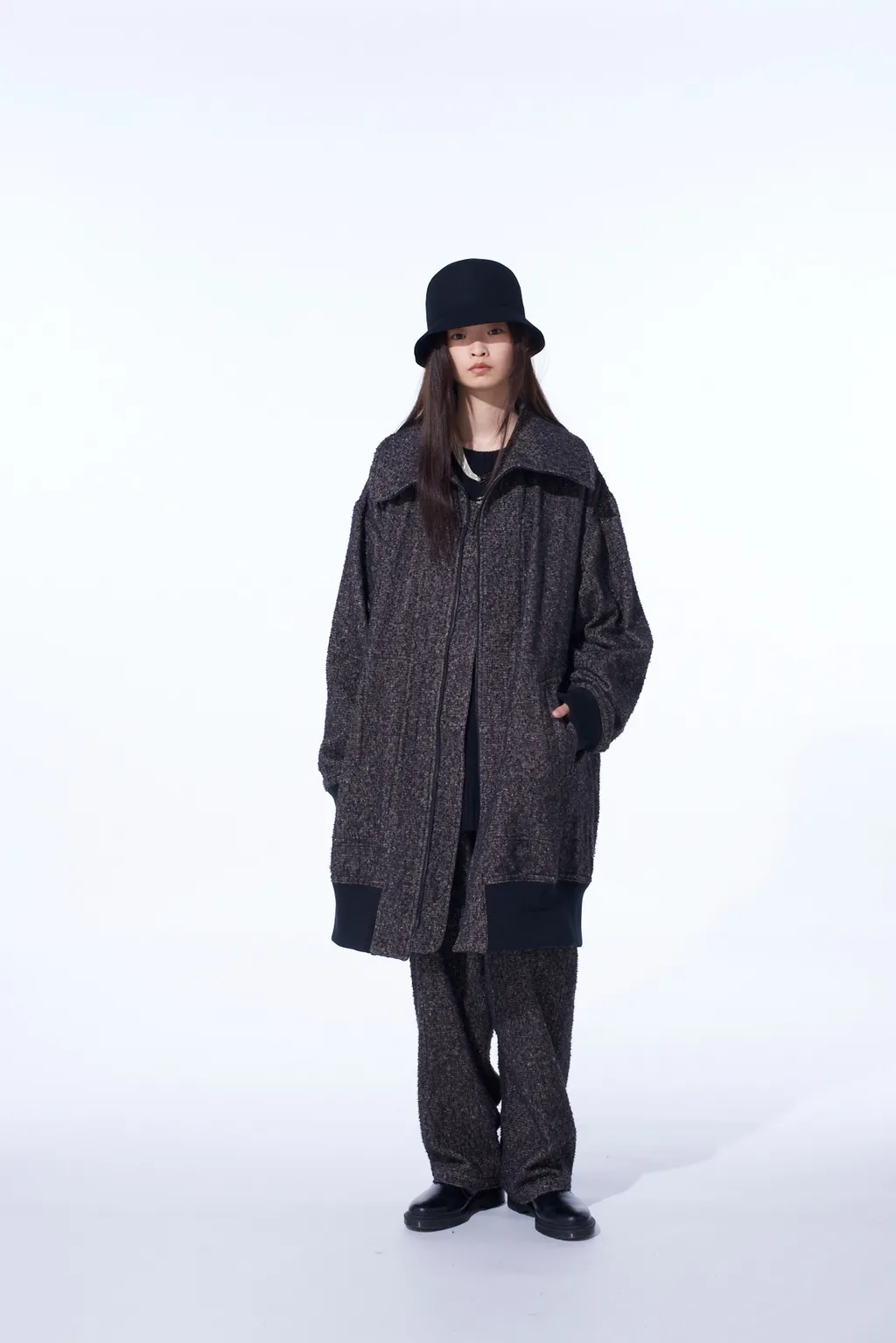 Brushed Twill Needle Punch Reversible Long Truck Top