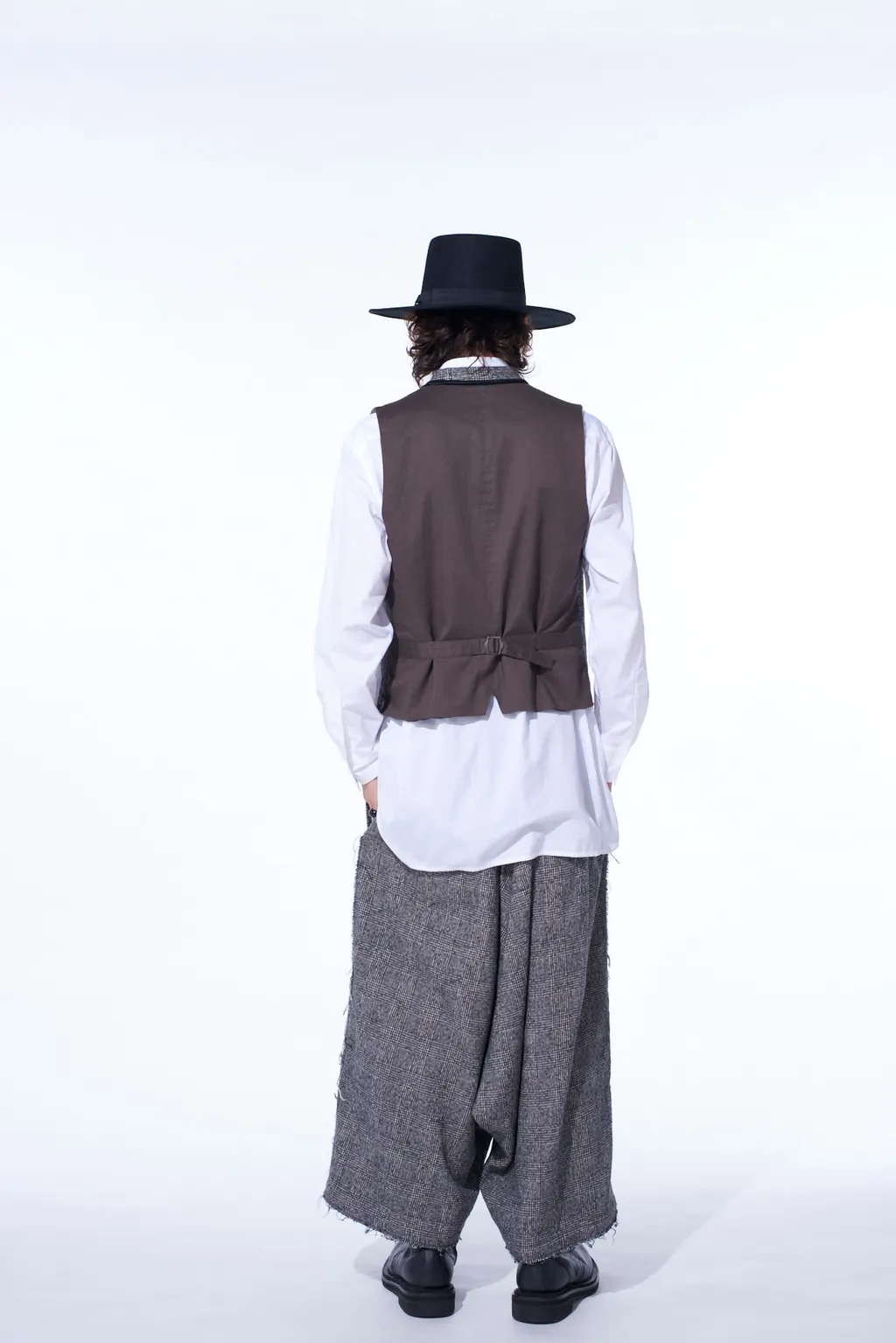 Glen Check Cut-Out Hem Stand Collar Vest