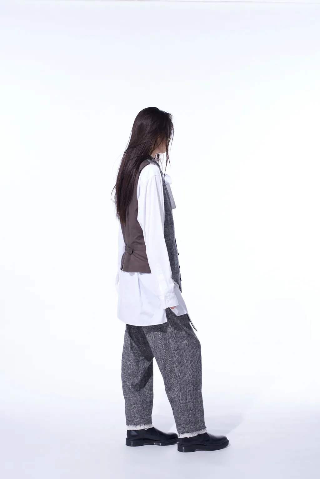 Glen Check Cut-Out Hem Stand Collar Vest