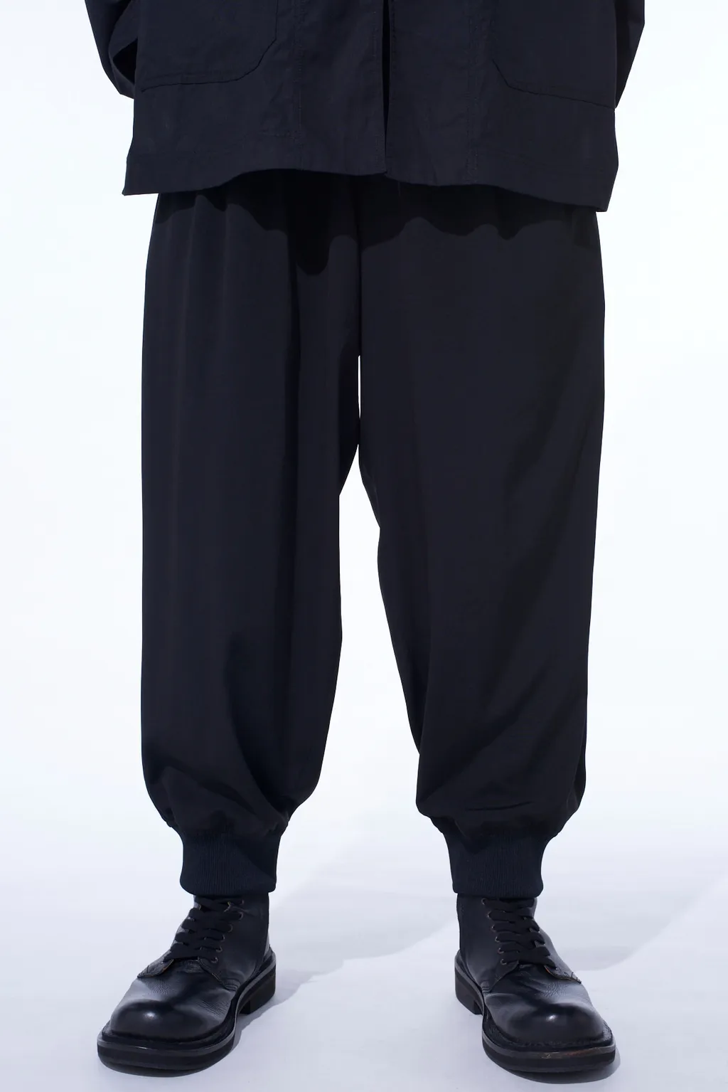 Crepe De Chine Hem Rib 2 Tuck Jogger Pants