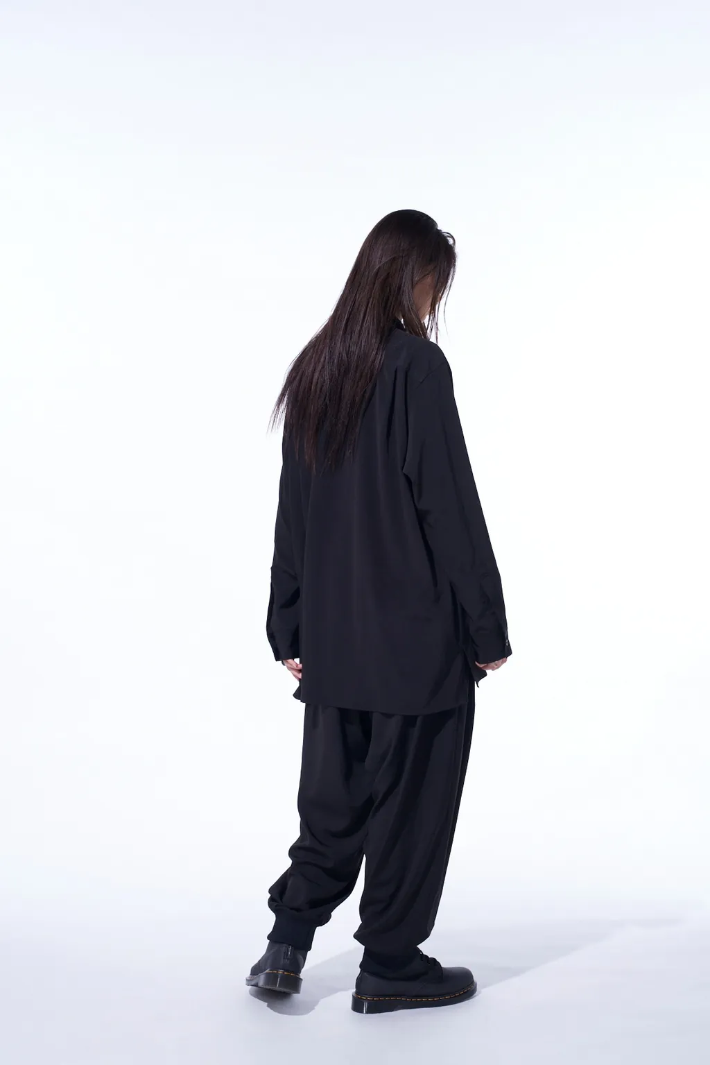 Crepe De Chine Hem Rib 2 Tuck Jogger Pants
