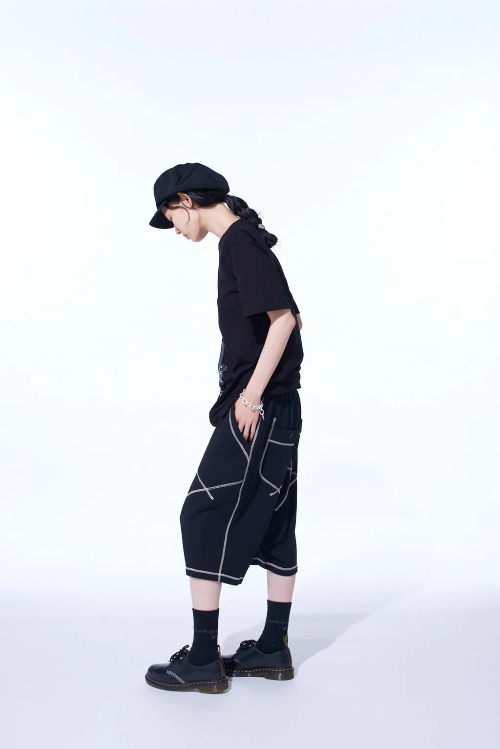 Graphic T-Shirt -Statue-