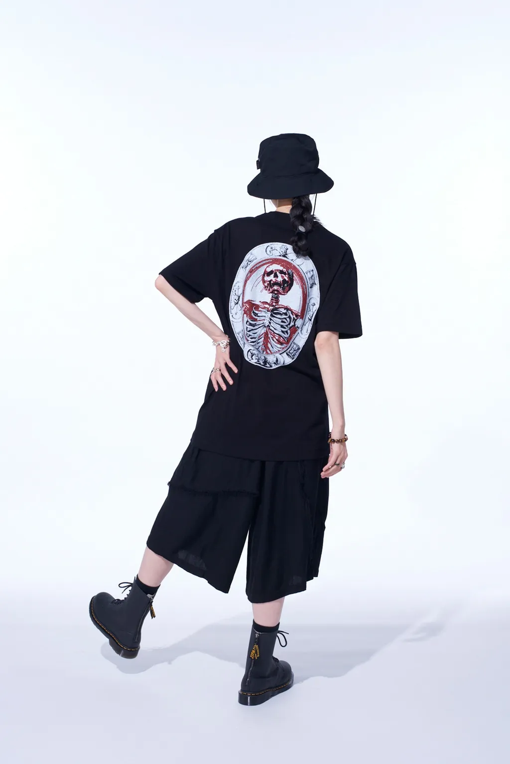 Graphic T-Shirt -Grieving Skull-
