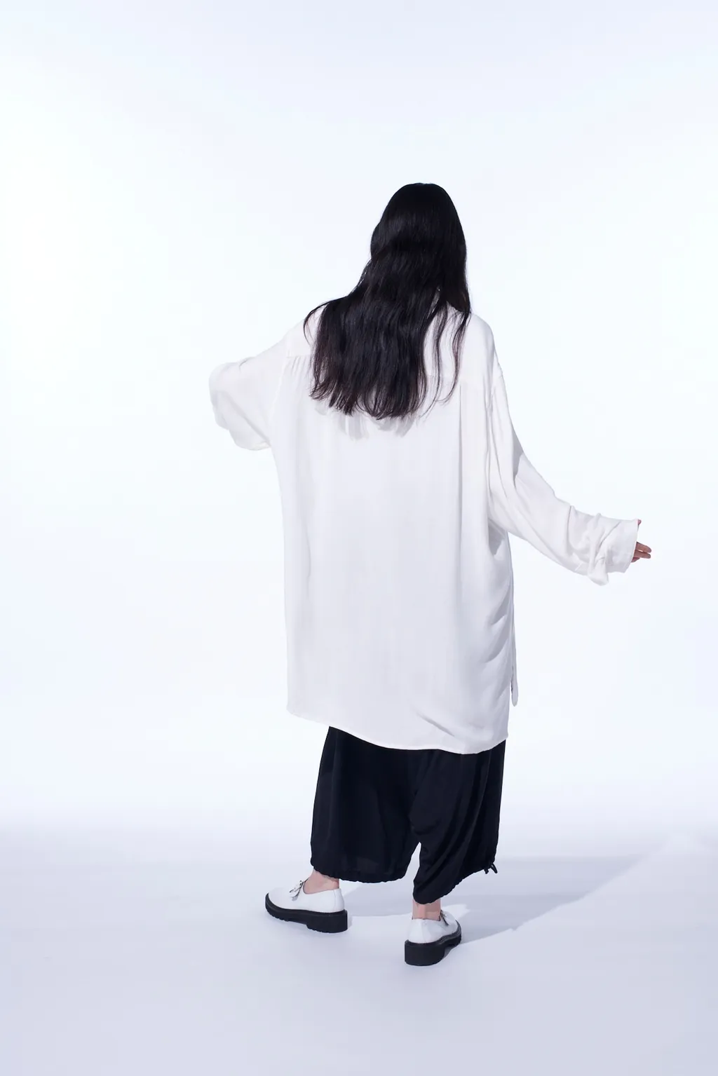 Viscose Twill Chrysanthemum Embroidery Oversized Shirt