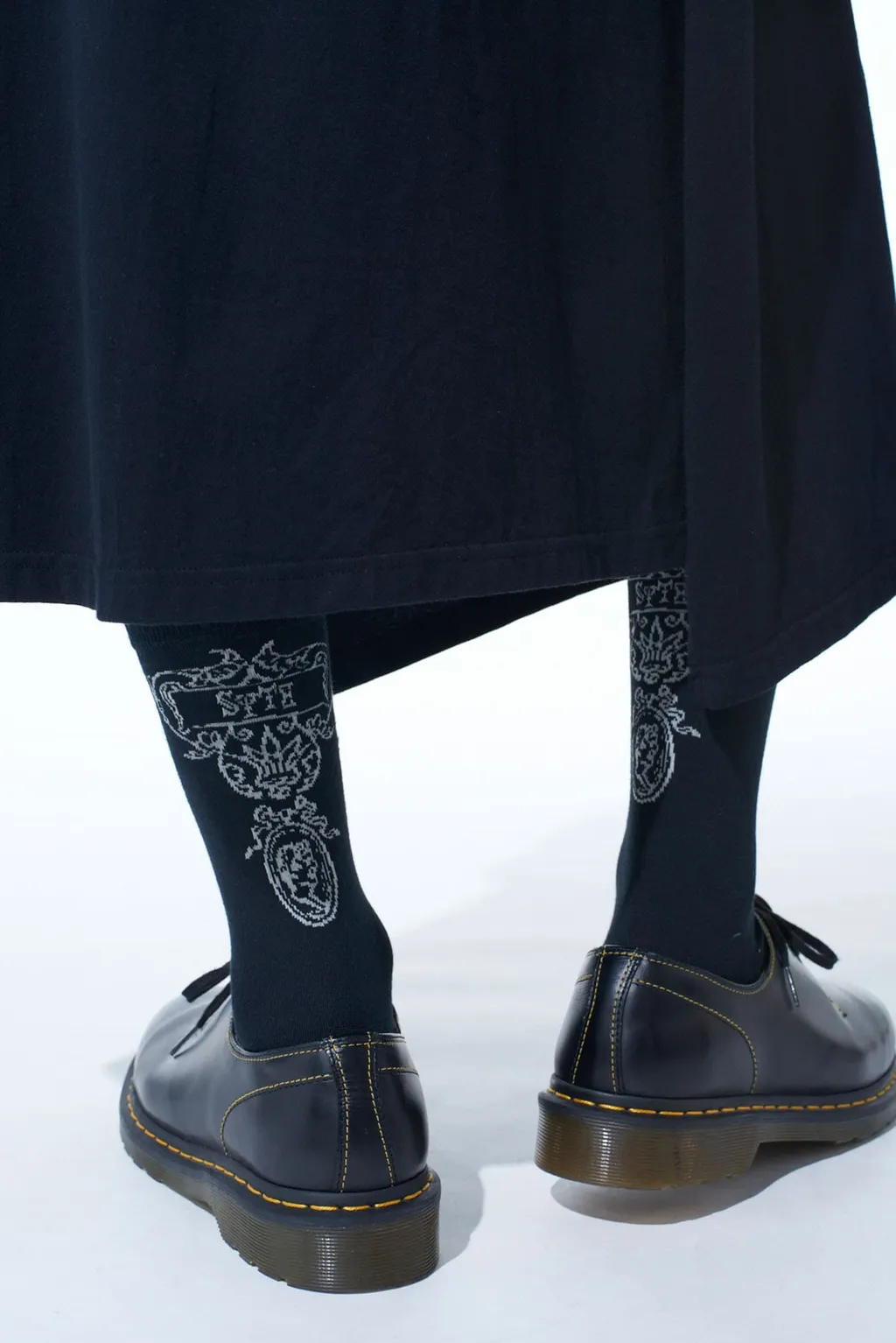 Cotton Plain Stitch Baroque Pattern Socks