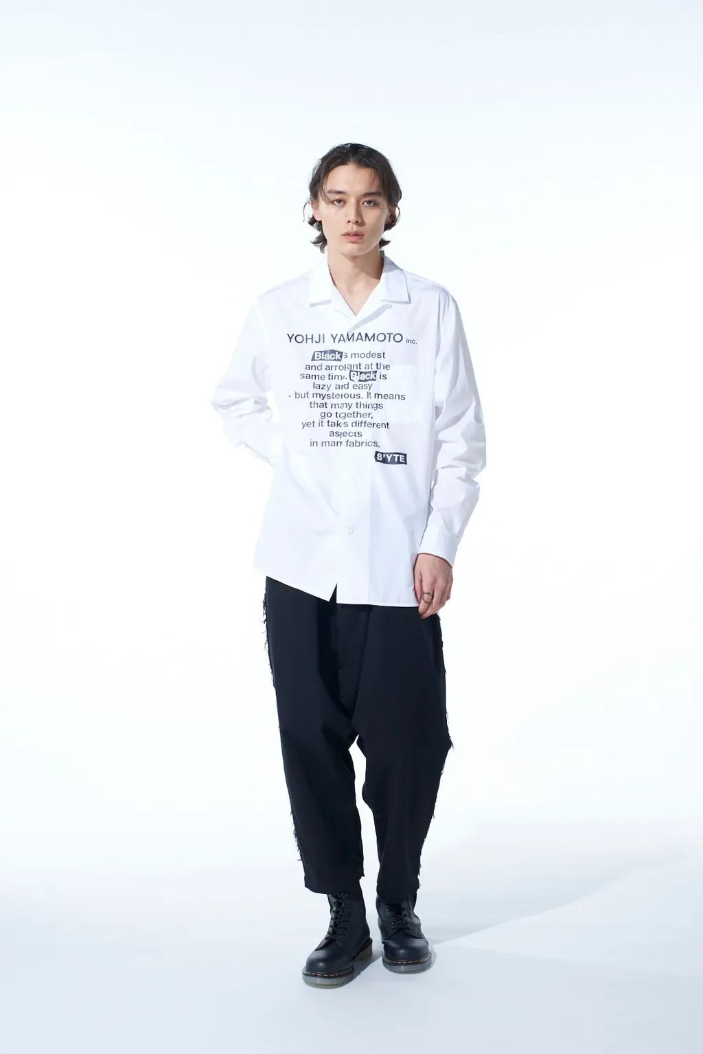 Cotton Broad「Black Is Modest」Message Printed Shirt
