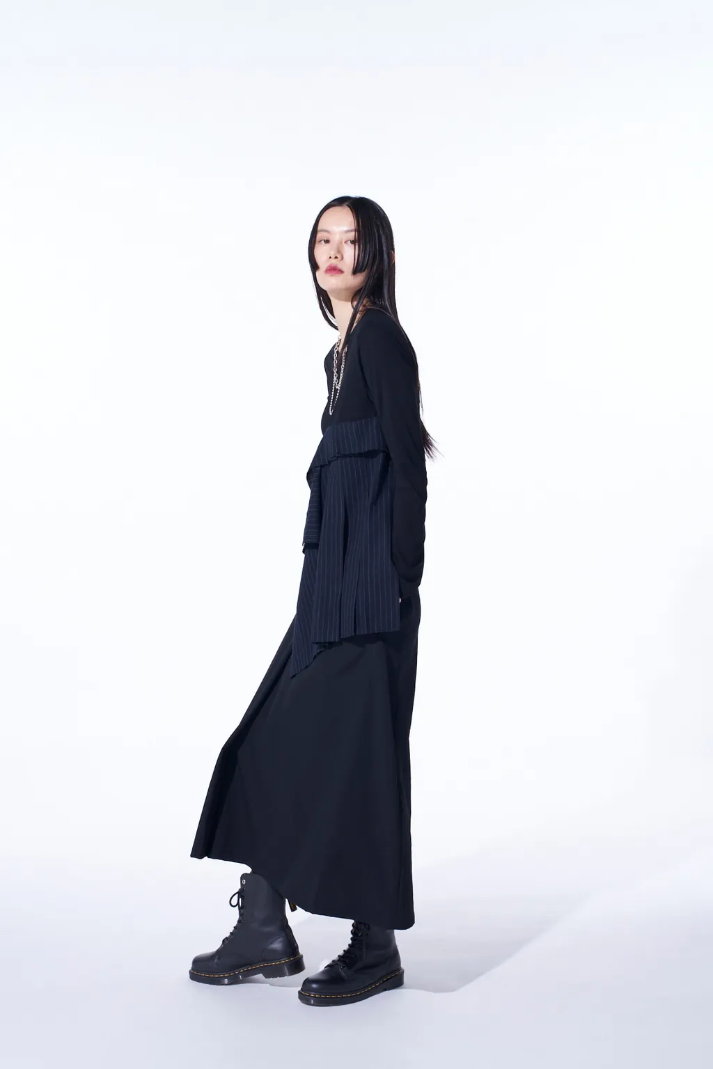 Rayon Jersey Long-Sleeved T-Shirt With Pleated Stripes Fabric