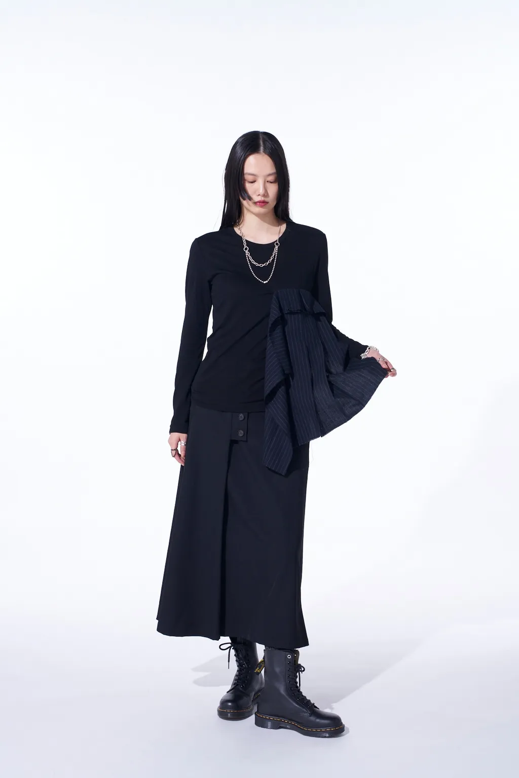 Rayon Jersey Long-Sleeved T-Shirt With Pleated Stripes Fabric
