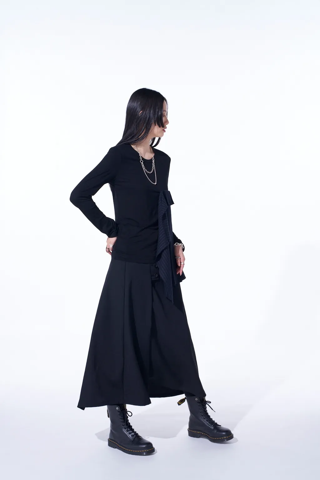 Rayon Jersey Long-Sleeved T-Shirt With Pleated Stripes Fabric