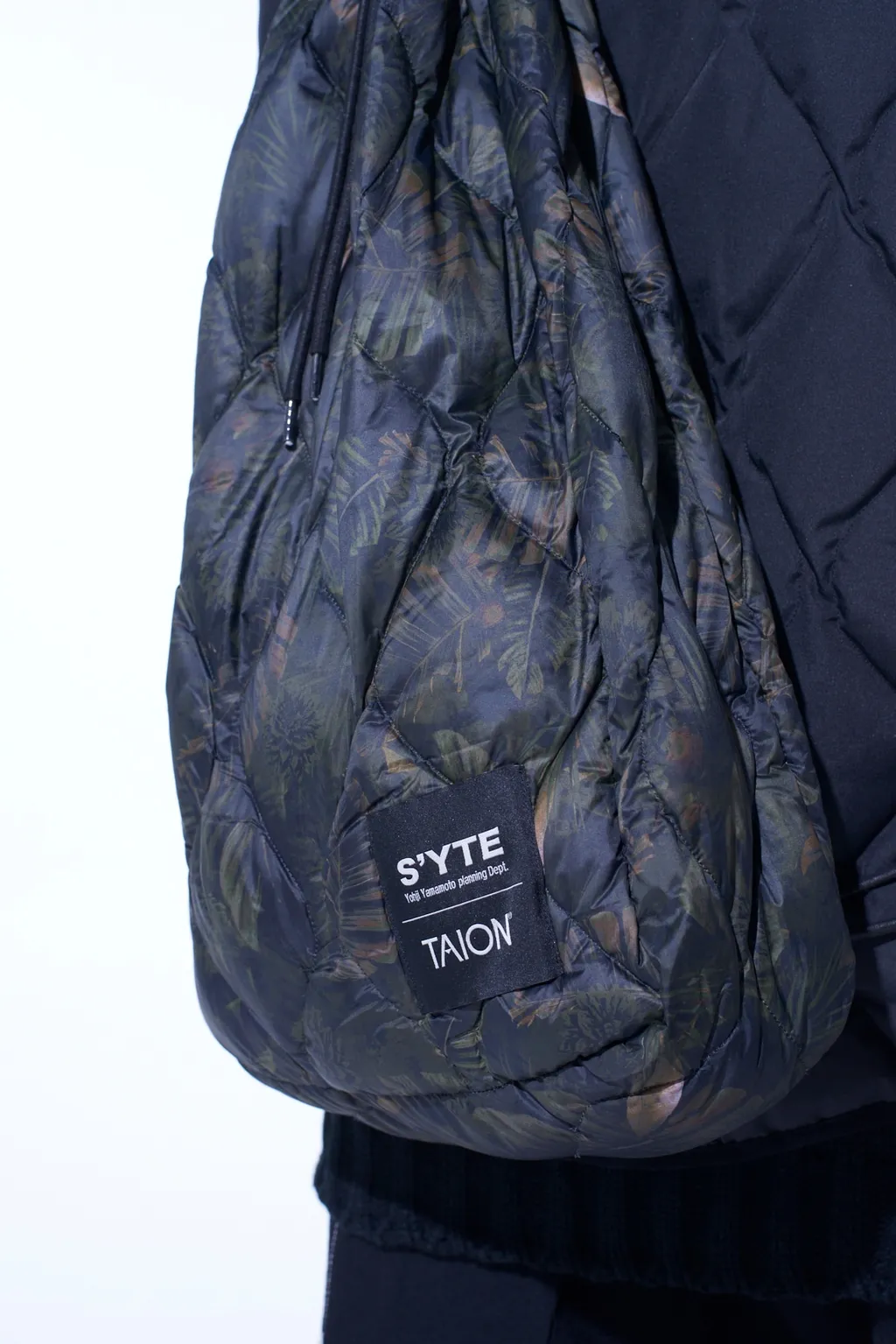 【S'yte X Taion】Dahlia Camouflage Quilted Down 2Way Mini Bonsack