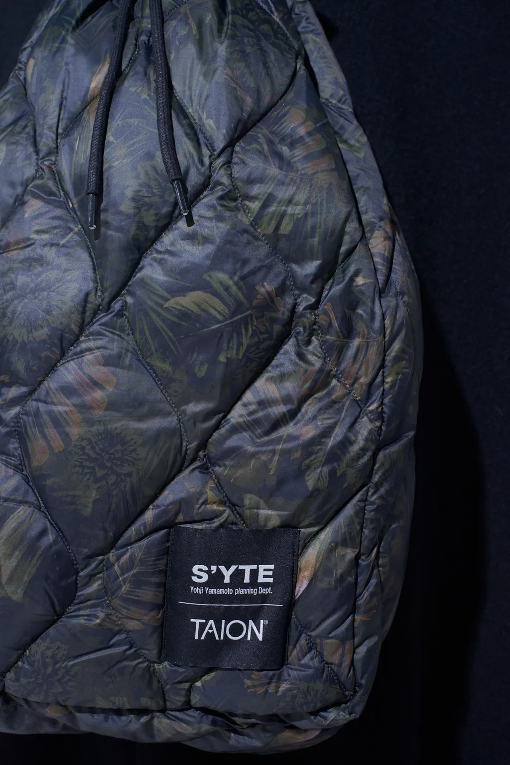 【S'yte X Taion】Dahlia Camouflage Quilted Down 2Way Mini Bonsack