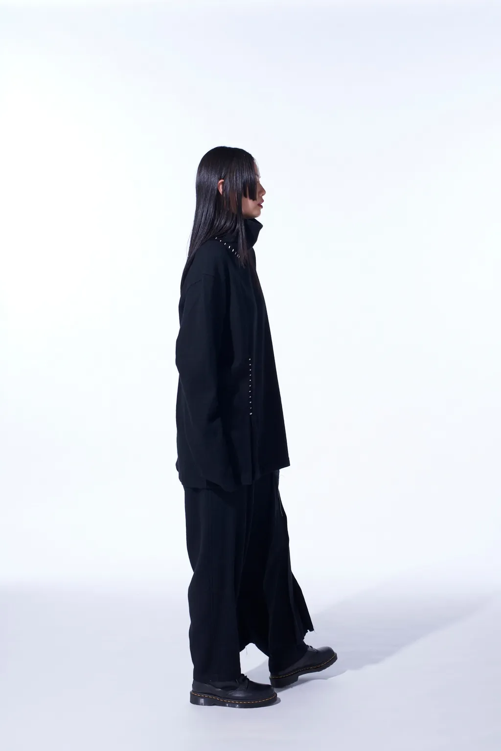 Airy Jersey Blind Stitch High Neck Long-Sleeve T-Shirt