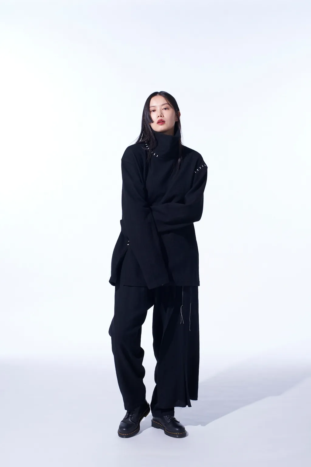 Airy Jersey Blind Stitch High Neck Long-Sleeve T-Shirt