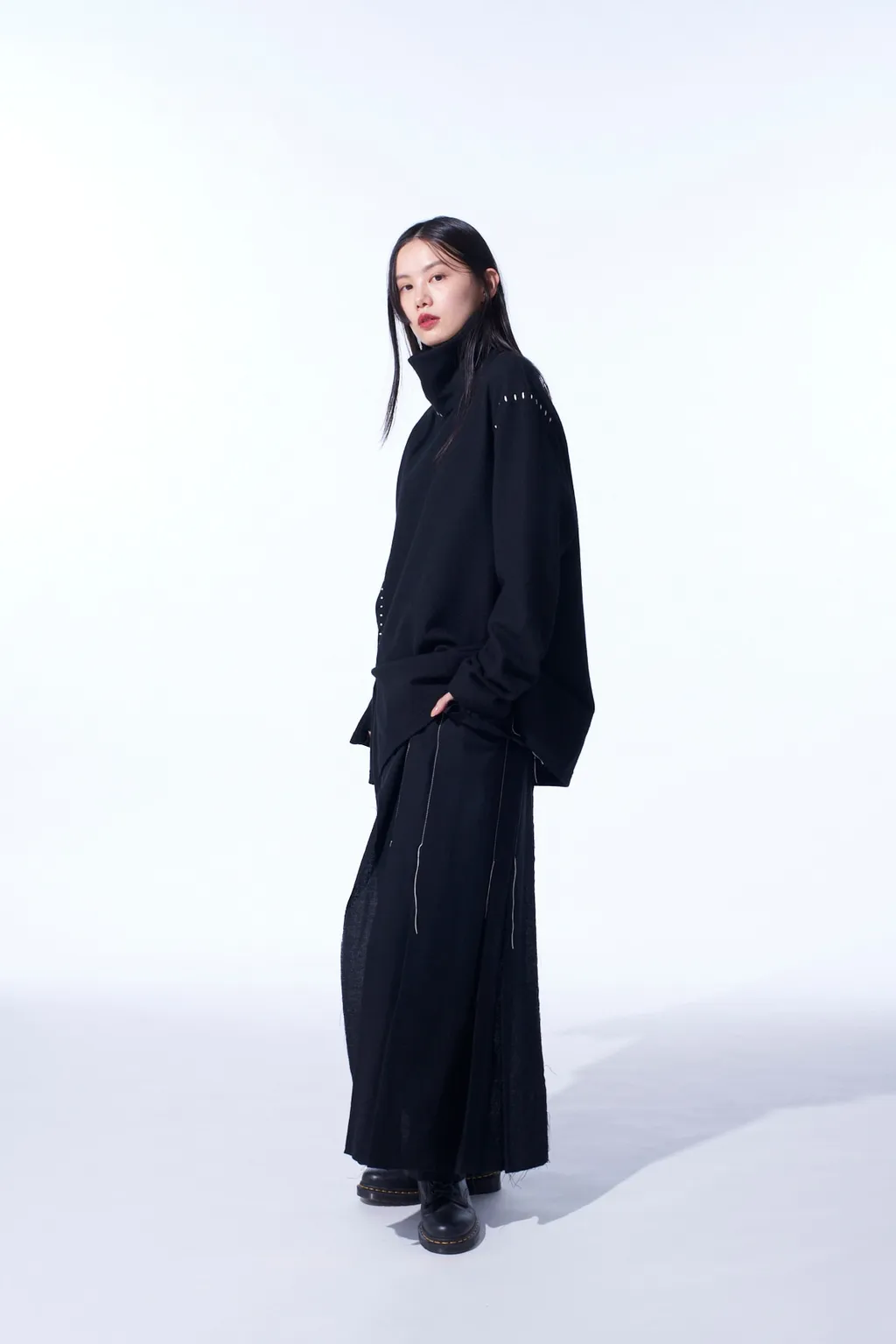 Airy Jersey Blind Stitch High Neck Long-Sleeve T-Shirt