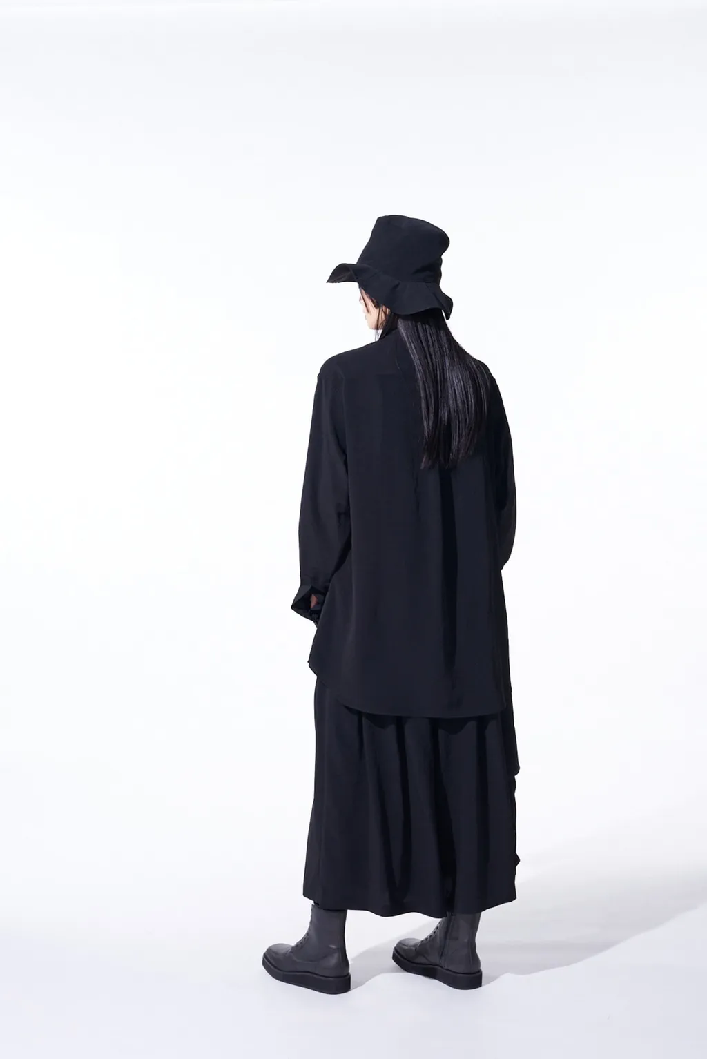 Crepe De Chine Cropped Wide Pants With Gusseted Flap Pocket