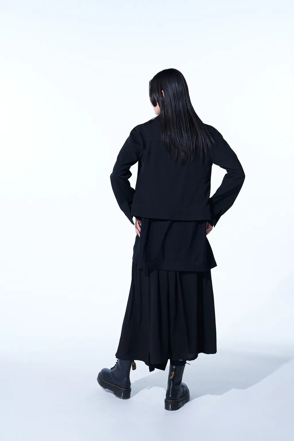 Washer Finished Wool Gabardine Open Collar Short Blouson
