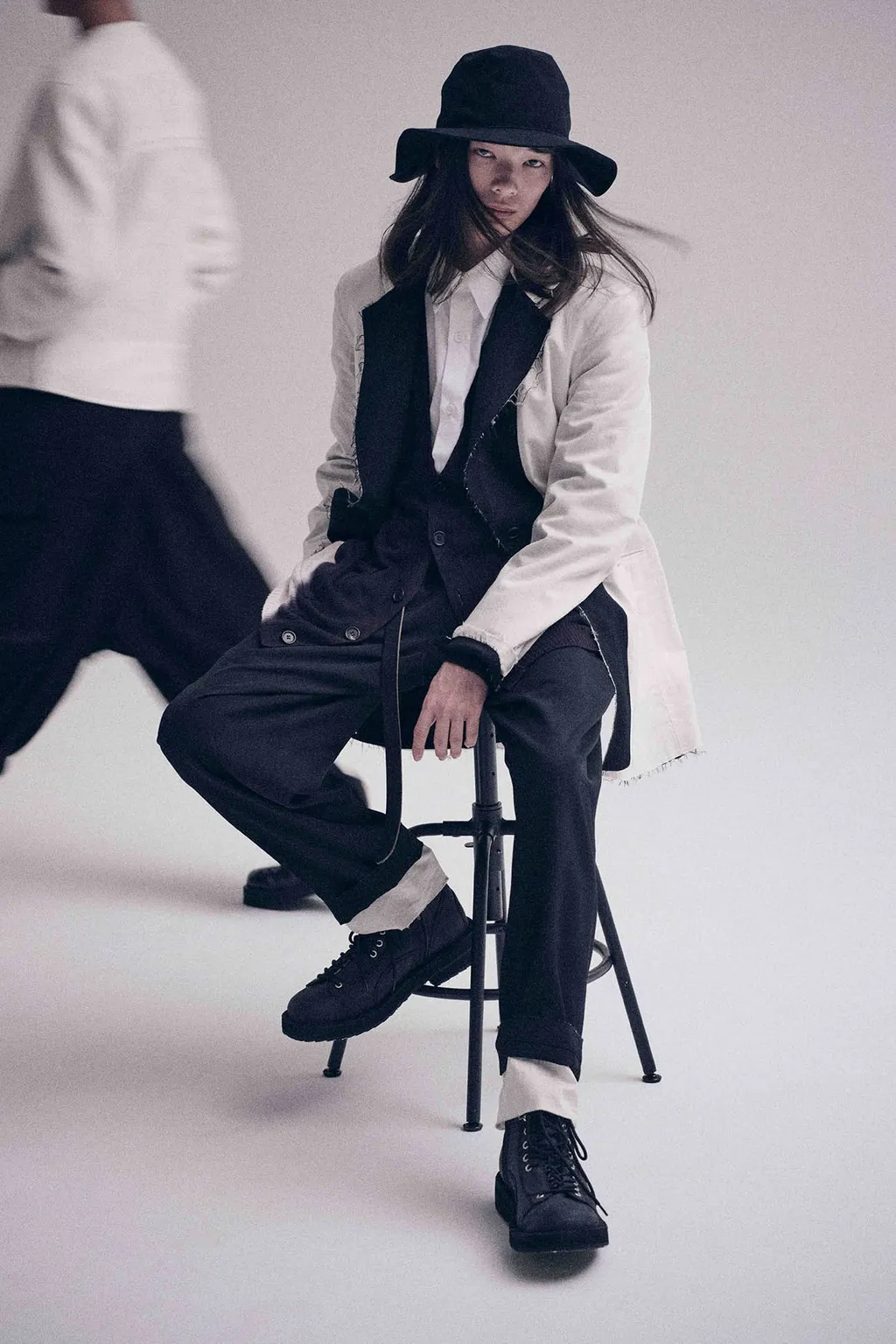 Washer Finished Wool Gabardine 2-Tuck Pants With Cut-Out Hem Design