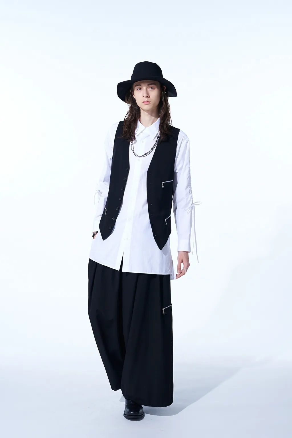 Washer Finished Wool Gabardine Balloon Pants With Zipper Pockets