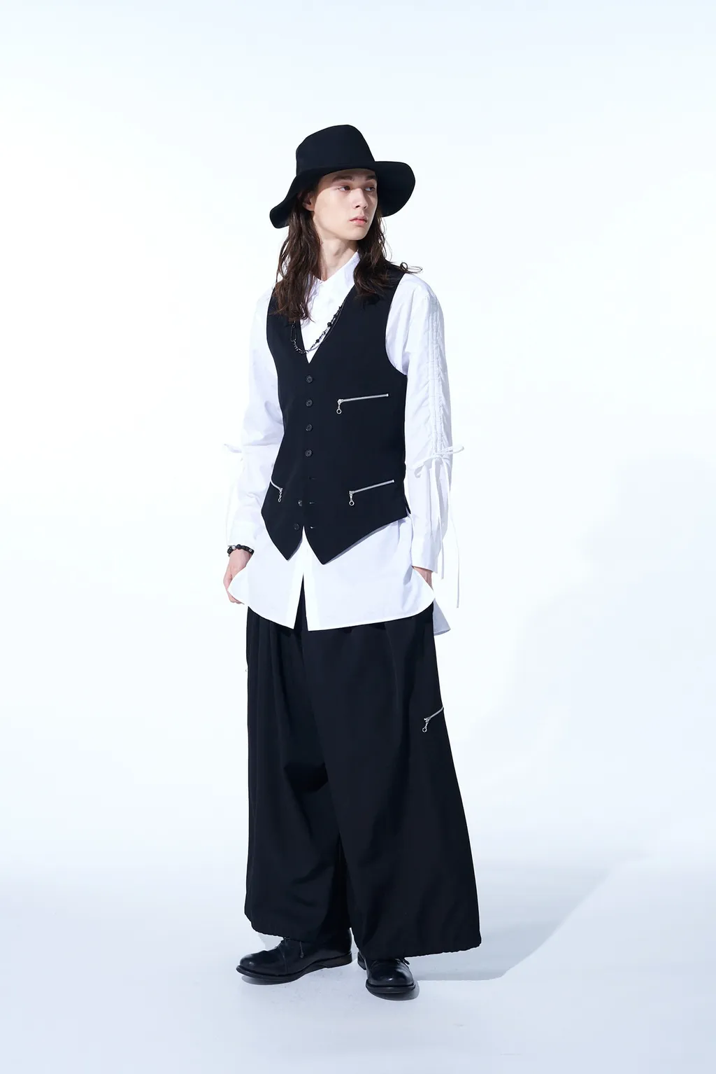 Washer Finished Wool Gabardine Balloon Pants With Zipper Pockets