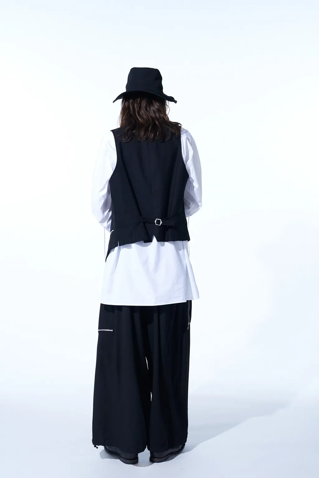 Washer Finished Wool Gabardine Balloon Pants With Zipper Pockets