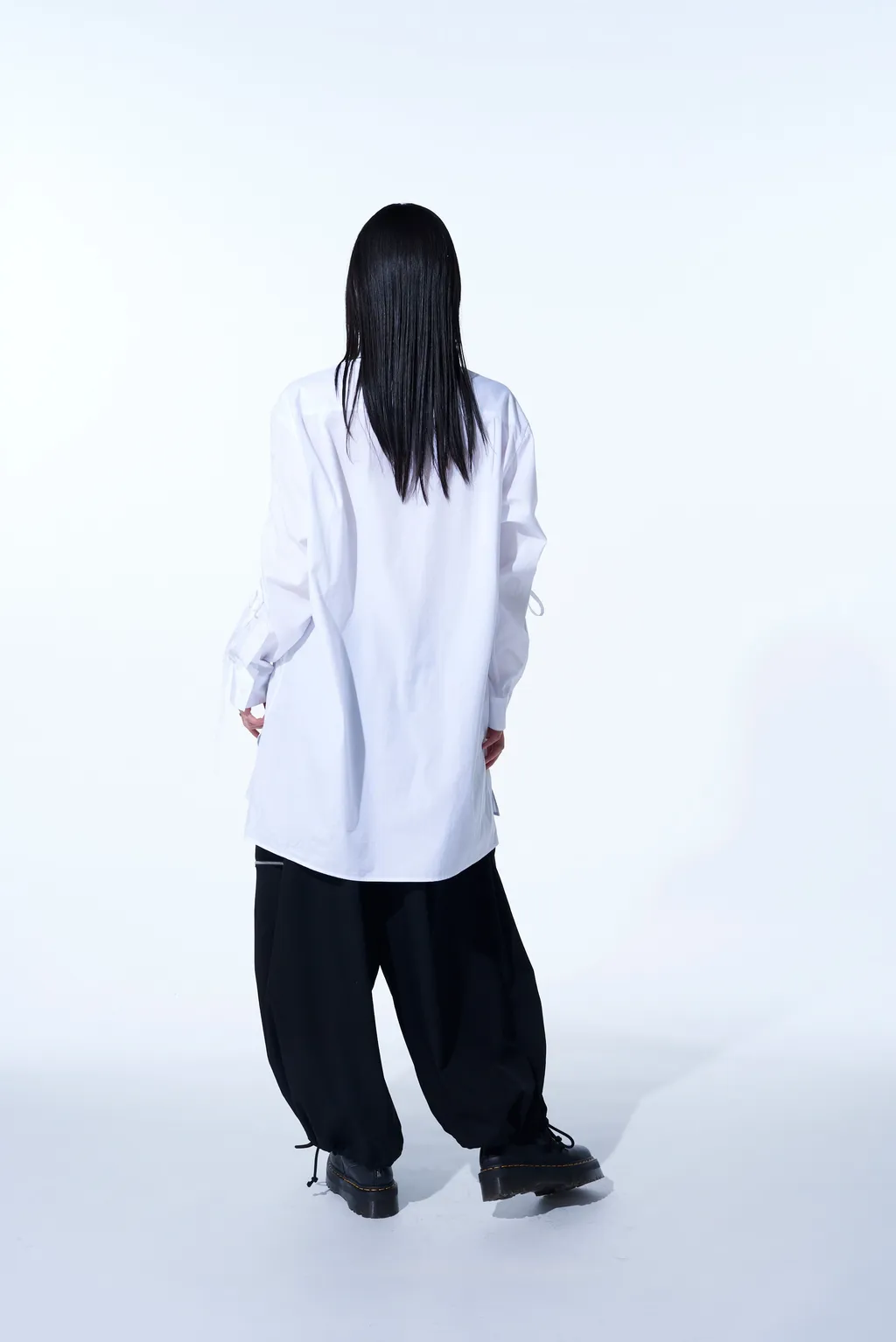 Washer Finished Wool Gabardine Balloon Pants With Zipper Pockets